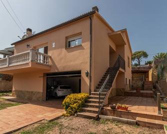 Elisabet - Vidreres - Edificio