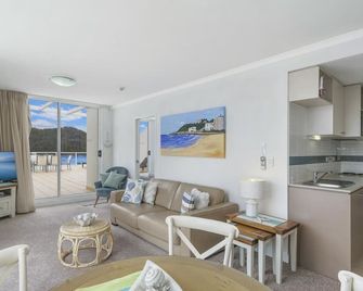 Bella Mare - 2 Bedroom Ocean View Terrace Apt - Ettalong beach - Sala de estar