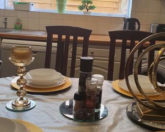 Chaps Guesthouse Southampton - Southampton - Restaurant