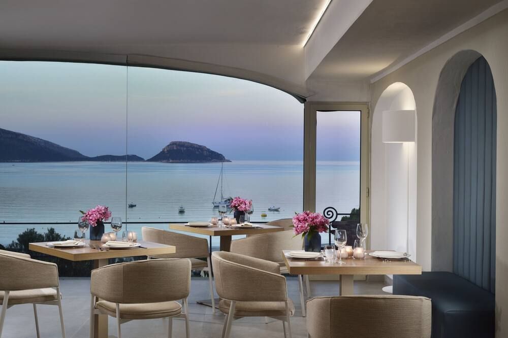 في أو آي كولونا فيليدج