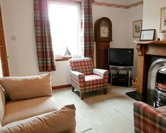 15 Cairnbaan Cottage - Lochgilphead - Living room