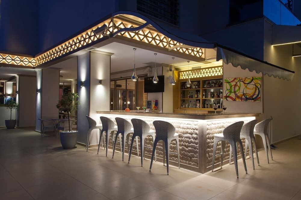 Aurasia Design Hotel - מרמריס - בר