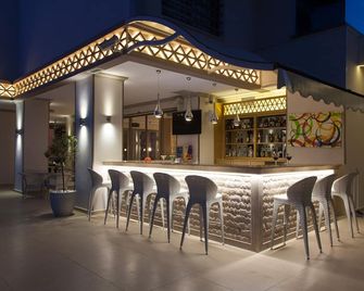 Aurasia Design Hotel - מרמריס - בר