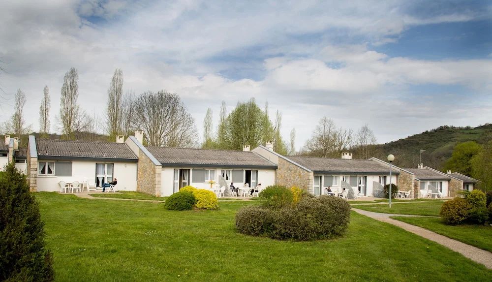 Aux Portes des Monts d'Aubrac - Espalion - Gebäude