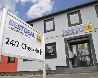 Best Deal Airporthotel Weeze - Weeze - Gebouw