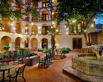 Omni La Mansion del Rio - San Antonio - Patio