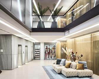 فندق سايد، أحد فنادق مجموعة ديزاين هوتلز - هامبورغ - ردهة