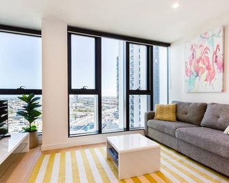 Sunshine at Southbank - Trendy Stay by Crown Casino - Melbourne - Living room