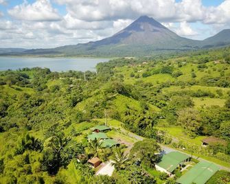 Essence Arenal Spa & Yoga - El Castillo