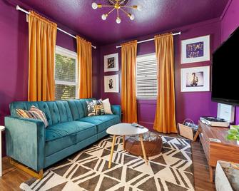 Dearly Beloved - Purple Prince Glam Pad Near Msp&moa - Mineápolis - Sala de estar