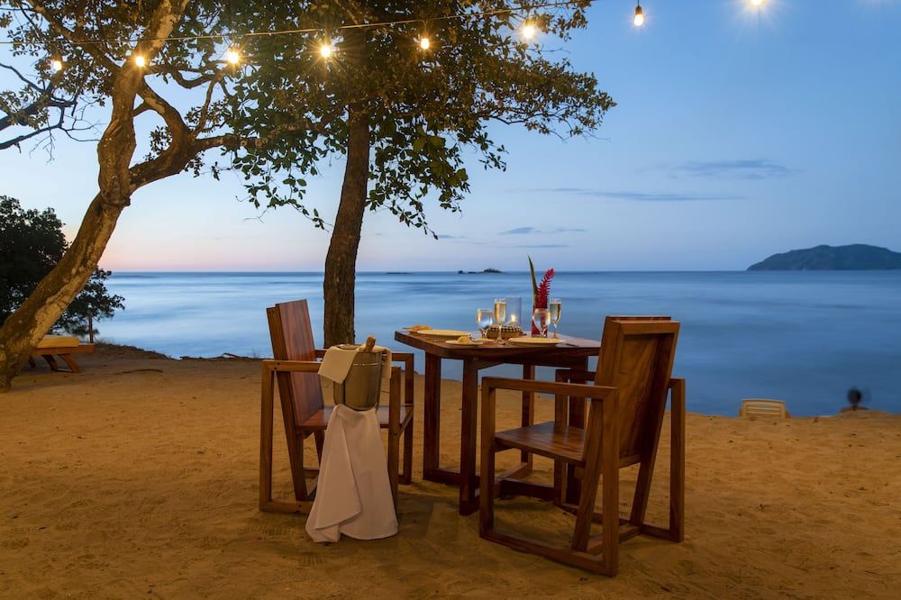 Capitán Suizo Beachfront Boutique Hotel - טאמרינדו - מסעדה