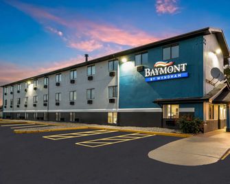Baymont by Wyndham Findlay - Findlay - Gebäude