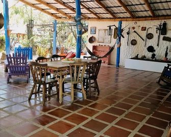 Hostal el refugio del tiburon - קרטחנה דה אינדיאס - חדר אוכל