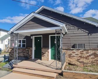 Werry's Cottages and Pub By OYO East Stroudsborg - Weekly Stays - East Stroudsburg - Budova