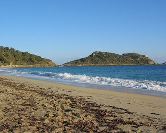 small semi-detached farmhouse in GIGARO sector, very beautiful sea view, walking beaches - La Croix-Valmer - Strand