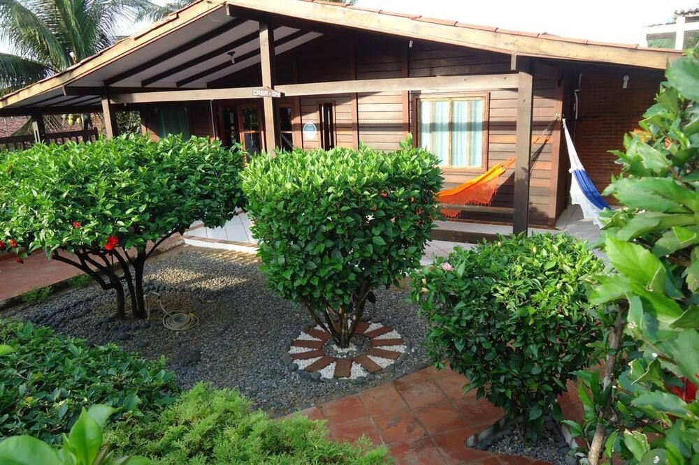 بوزادا رايو دو سول - فرناندو دي نورونا - شرفة مرصوفة