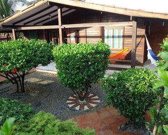 Pousada Raio de Sol - เฟอร์นันโด เด โนรงญา - ลาน