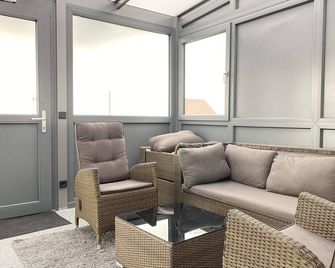 Holiday Apartment Hans - Wackersdorf - Living room