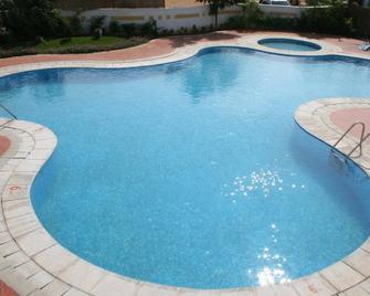 Sterling Arunai Anantha - Tiruvannamalai, - Tiruvannāmalai - Piscina