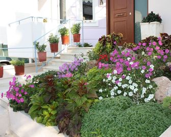 Veggie Garden Athens B&B - Argyroúpoli - Vista esterna