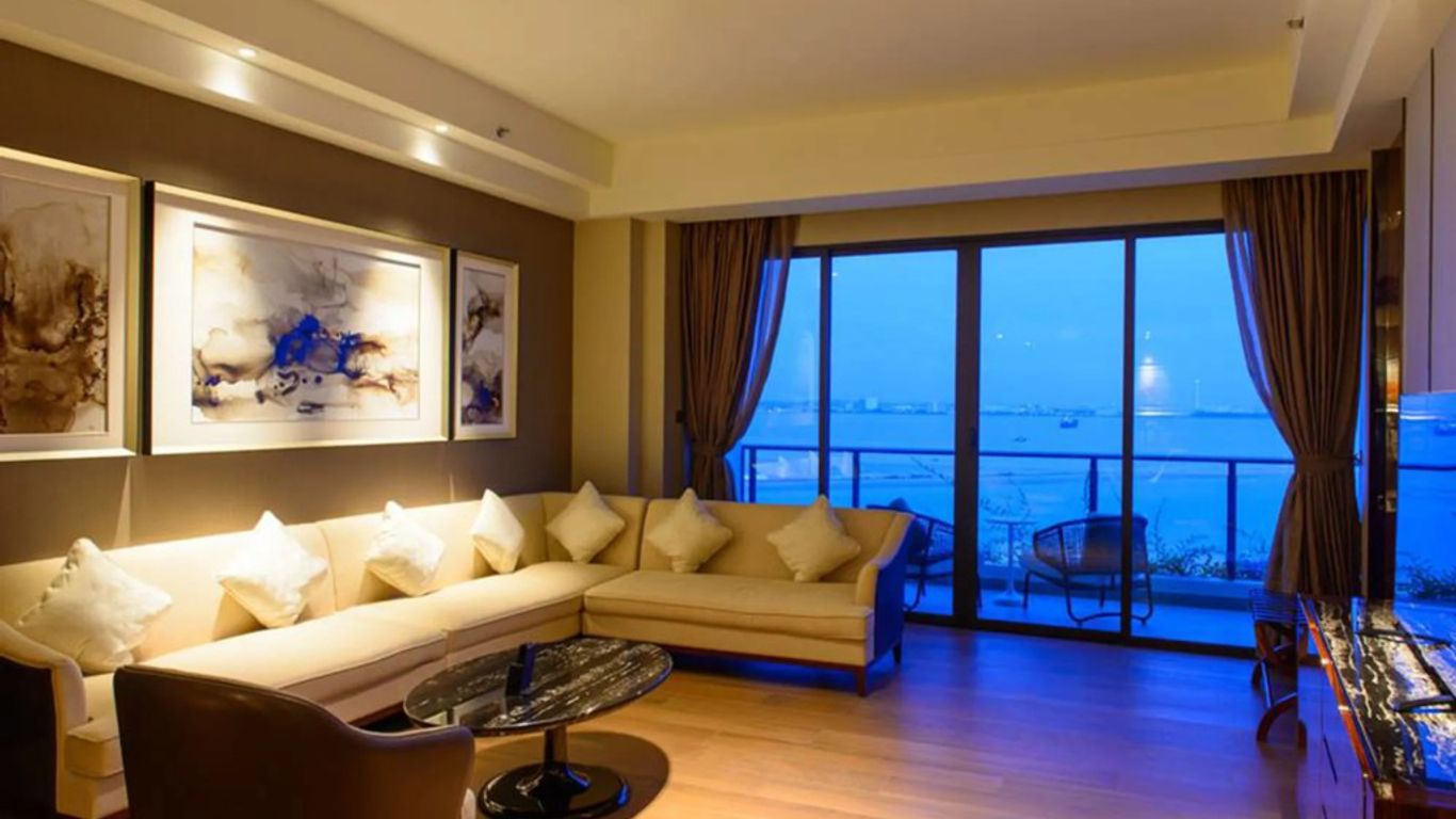 Forest City Marina Hotel