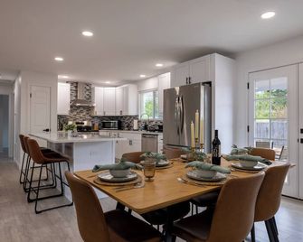 5bd - Game Room - Backyard & Bbq - 20 Mins To Den - Eastlake - Comedor