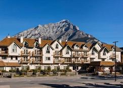 Loft Suite Along Banff Ave. | Mountain View! - Banff - Budova