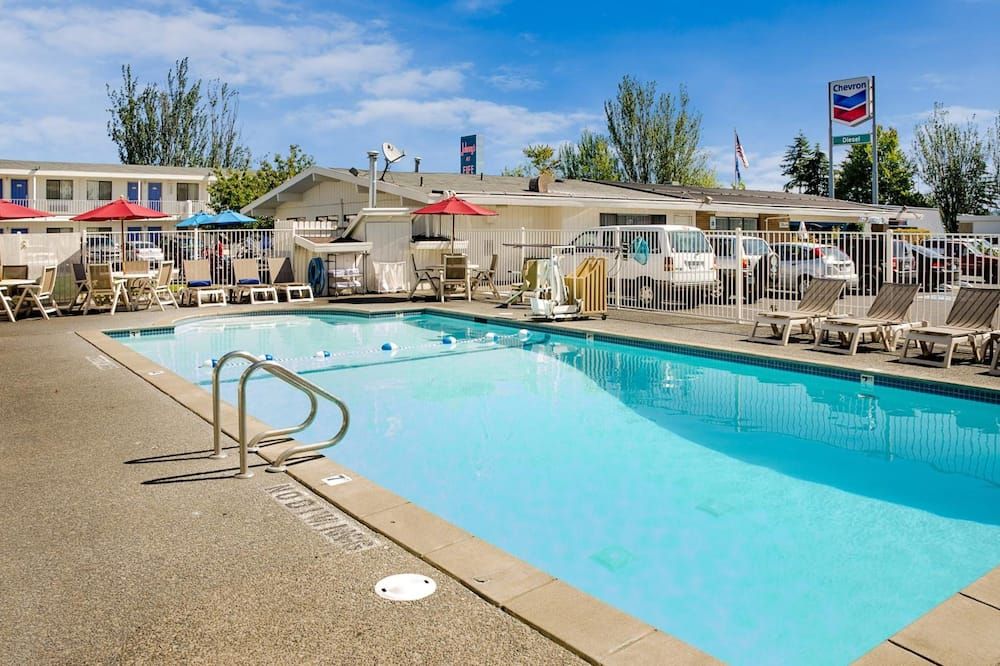 Motel 6-Tacoma, Wa - Fife - פייף - בריכה