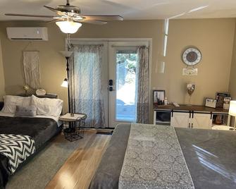 Located in # 6 golf community, close to First Health Moore Regional Hospital. brbr - Pinehurst - Bedroom