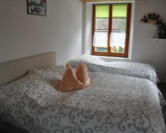 Ferienwohnungen Alter Raaben - Glarus Süd - Slaapkamer