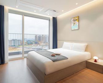 Urbanstay Siheung Geobukseom - Siheung