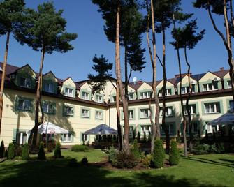 Hotel Wilga by Katowice Airport - Pyrzowice - Building
