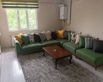 İnegöl Abir Pansiyon - İnegol - Living room