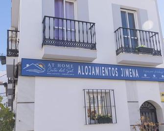 Estudio Jimena Calahonda en el centro de Nerja - Nerja - Building