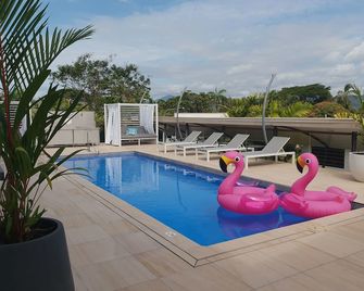 Saltwater Luxury Apartments - פורט דאגלאס - בריכה