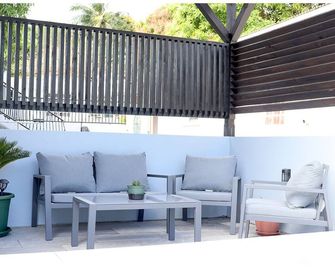 Charming One-Bedroom Apartment with Large Balcony - Philipsburg - Terasa