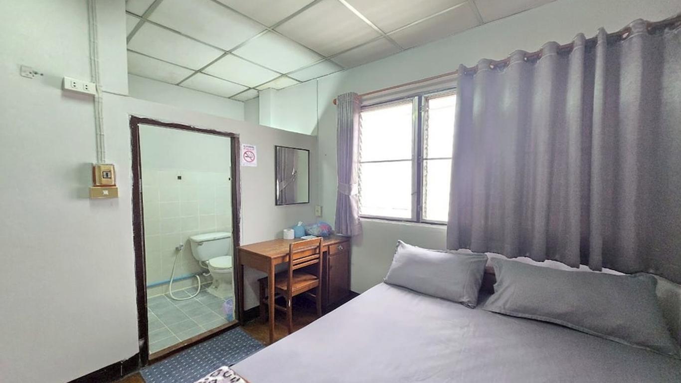 Tapae Inn Hotel