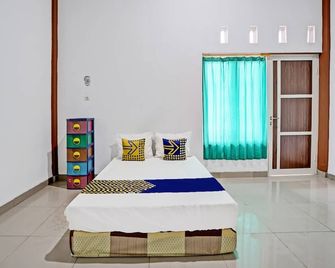 Hotel O Wisma Subur Syariah - Pekalongan - Slaapkamer