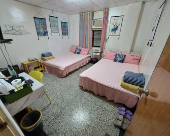 Huan Tai Hotel - Shuili Township - Bedroom