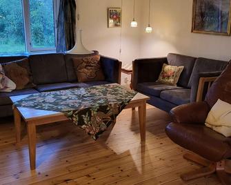 Relax With A View Of The Forest And Lake - Hobro - Living room