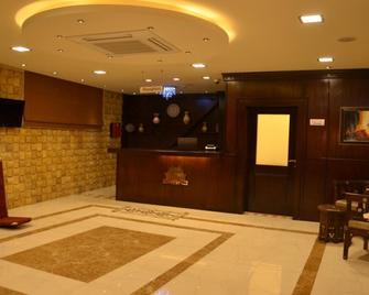 Saint John Hotel - Madaba - Front desk