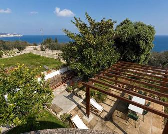 La Ripostiera by BarbarHouse - Castro (Italie) - Balcon