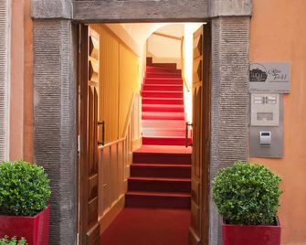 Trevi 41 Hotel - Roma - Escaleras