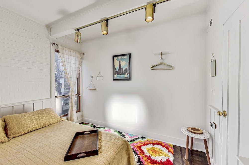 Located in the Heart of Lincoln Park, walking distance to North Ave beach & more - שיקאגו - חדר שינה