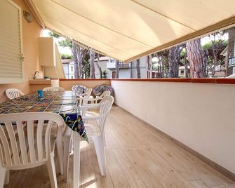 Apartment Timone near the sea - Marina di Grosseto - Balcone