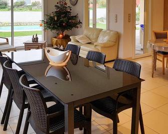 3 bedroom nice home in Quarante - Quarante - Comedor