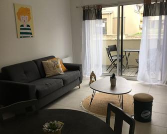 Seasonal rental, Saint Malo, near sea - Saint-Malo - Pokój dzienny