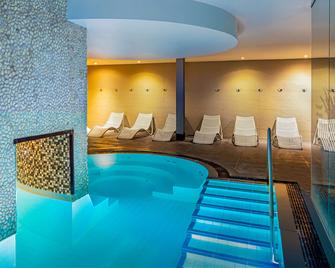 DoubleTree by Hilton Hotel & Spa Chester - Chester - Piscina