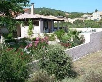 Villa with Private Pool in Minervois - Siran - Vista del exterior