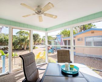 Gorgeous Coastal Cottage 'Ibis' Minutes To The Beach And Free Bikes! July Savings - Sanibel - Patio